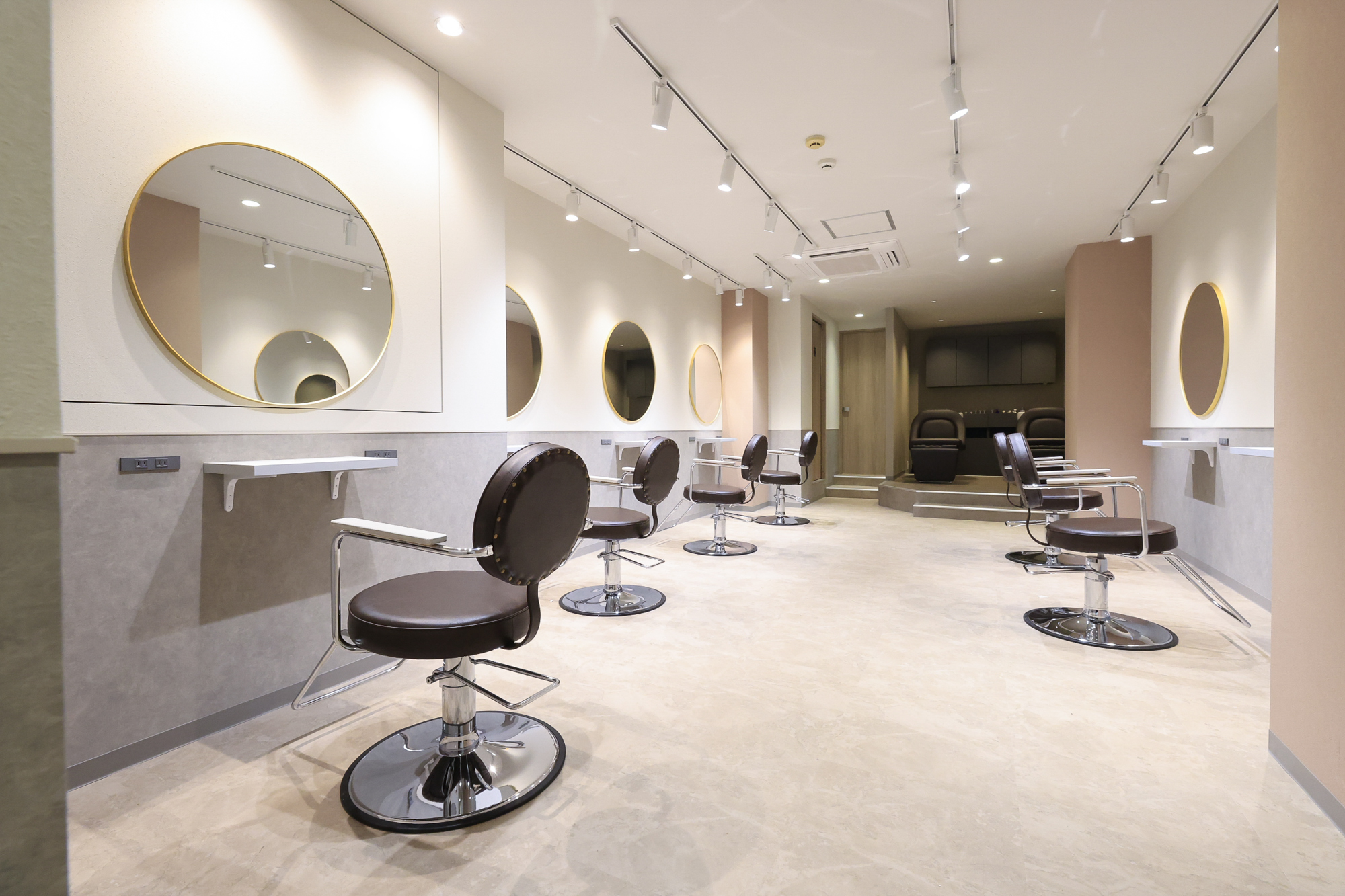 eN° by youres hair 銀座店の写真(東京都中央区)